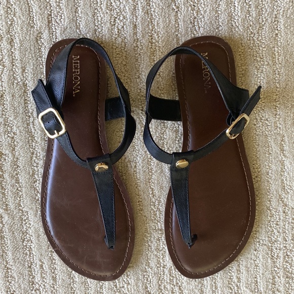 Merona T Strap Thong Sandals - Picture 2 of 10